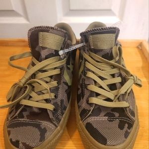Nwt converse Army camo 9.5 mrn/ 11 1.5 Women